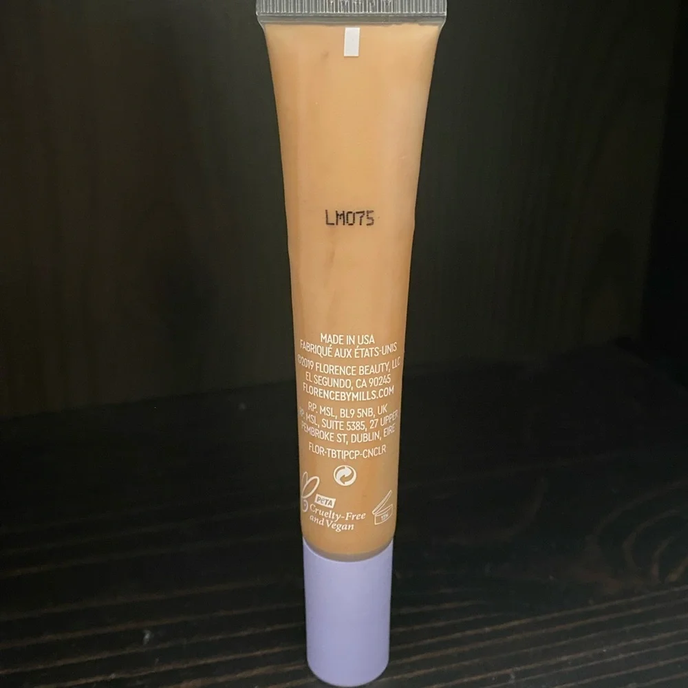 NWOT FLORENCE BY MILLS SEE YOU NEVER CONCEALER